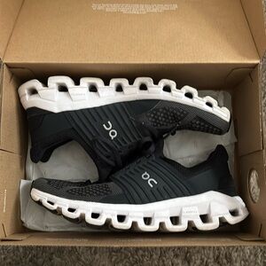 Cloud swift black/rock W8.5